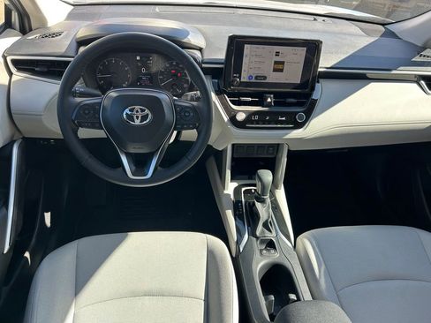 New 2025 Toyota Corolla Cross LE w/ Moonroof Package FWD image 17