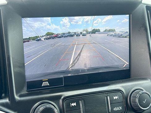 Used 2024 GMC Terrain SLT FWD image 25
