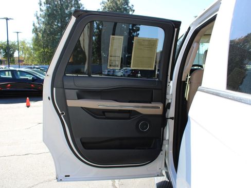 Used 2023 Ford Expedition Max XLT image 18