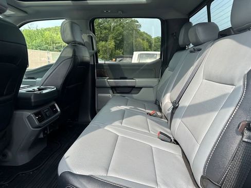 Used 2022 Ford F150 Lariat w/ Equipment Group 502A High image 18