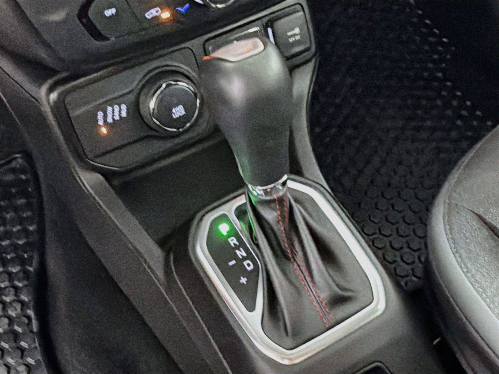 Used 2023 Jeep Renegade Latitude w/ Sun/Sound Group AWD/4WD image 23