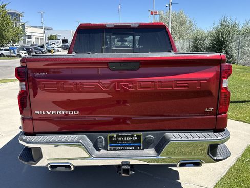 Used 2021 Chevrolet Silverado 1500 LT w/ Diesel Off-Road Package AWD/4WD image 5