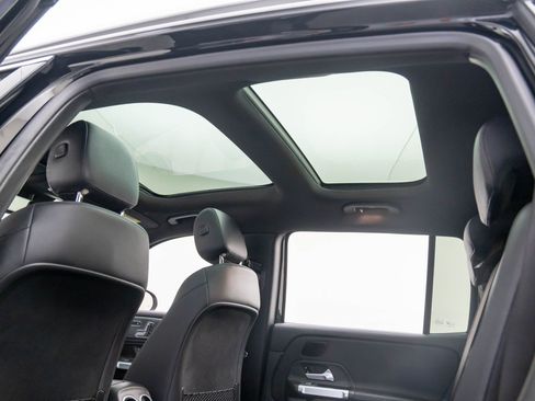 New 2026 Mercedes-Benz GLB 250 4MATIC image 18