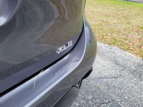 Used 2024 Toyota Highlander XLE image 7