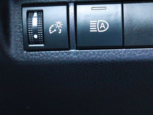 Used 2025 Toyota RAV4 XLE FWD image 25