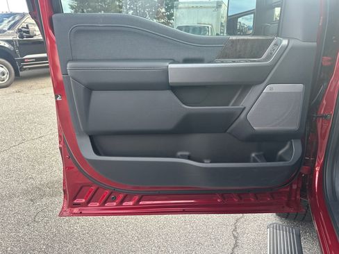 New 2025 Ford F250 Lariat w/ Lariat Ultimate Package image 32