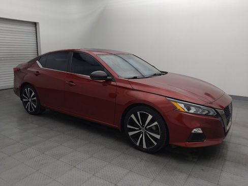 Used 2021 Nissan Altima 2.5 SR w/ SR Premium Package image 11