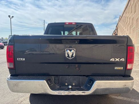 Used 2017 RAM 1500 Classic SLT AWD/4WD image 4