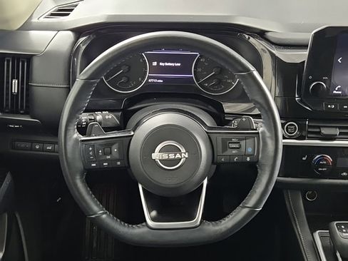 Used 2022 Nissan Pathfinder SL w/ SL Black Package image 21