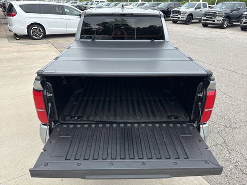Used 2024 Toyota Tacoma SR5 AWD/4WD image 15