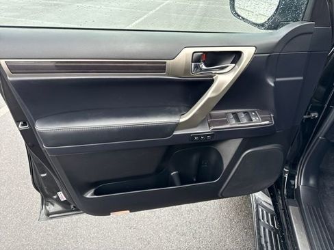 Used 2021 Lexus GX 460 Premium w/ Premium Package image 23