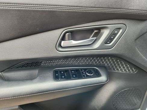 Used 2025 Nissan Ariya AWD image 20