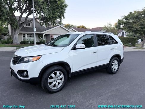 Used 2013 Kia Sorento LX w/ Convenience Pkg FWD image 1