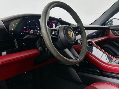 Used 2022 Porsche Taycan 4S image 8