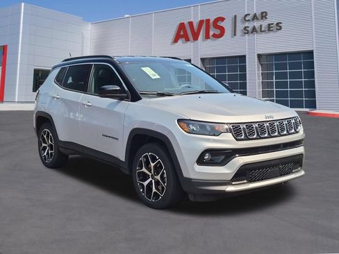 Used 2025 Jeep Compass Limited AWD/4WD image 3