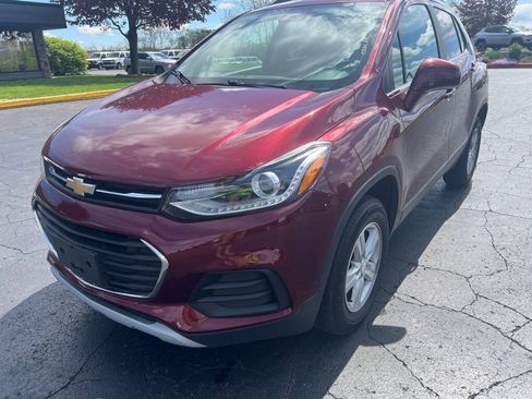 Used 2017 Chevrolet Trax LT w/ LT Convenience Package AWD/4WD image 8
