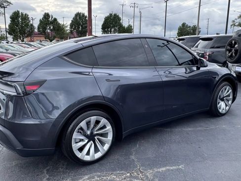 Used 2026 Tesla Model Y AWD image 4