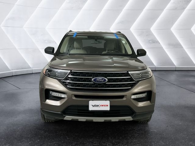 Used 2021 Ford Explorer XLT w/ Equipment Group 202A AWD/4WD image 2