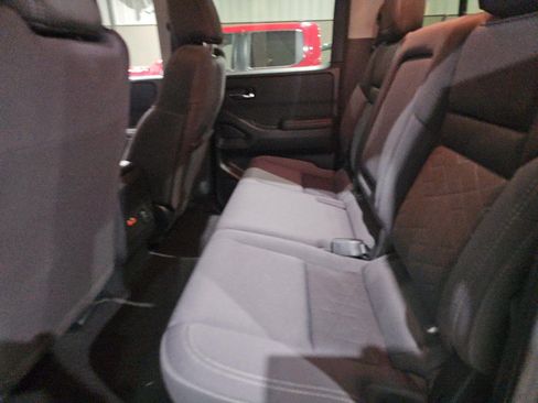 Used 2025 Nissan Frontier SV w/ SV Convenience Package image 7