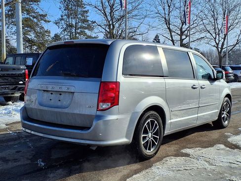 Used 2017 Dodge Grand Caravan GT image 4