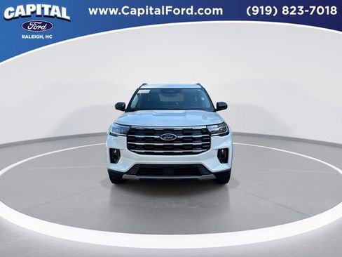Certified 2025 Ford Explorer Active w/ Active Comfort Package AWD/4WD image 3