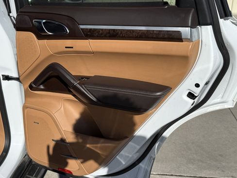 Used 2017 Porsche Cayenne S image 29