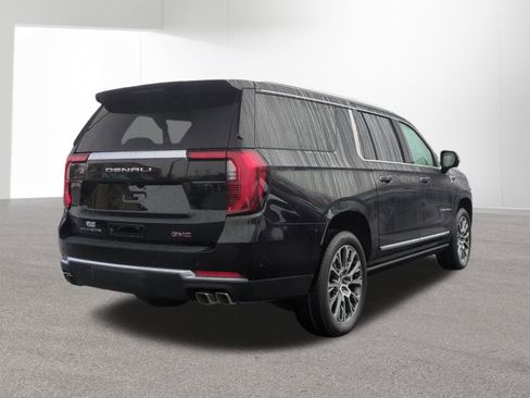 New 2026 GMC Yukon XL Denali w/ Sun & Power Step Package AWD/4WD image 5