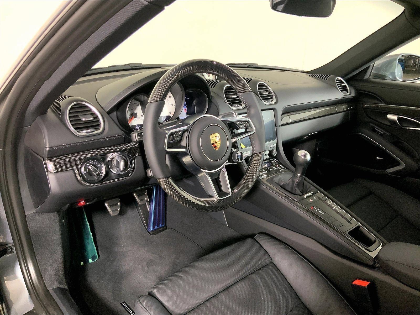 Used 2025 Porsche 718 Cayman S RWD image 4