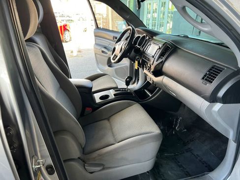 Used 2015 Toyota Tacoma PreRunner w/ Convenience Package RWD image 10