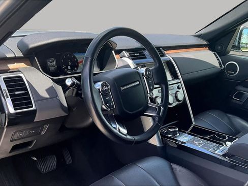 Used 2018 Land Rover Discovery HSE AWD/4WD image 17