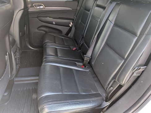 Used 2015 Jeep Grand Cherokee Limited w/ Luxury Group II AWD/4WD image 29