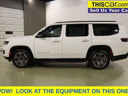 Used 2023 Jeep Wagoneer 4WD w/ Premium Group I image 5