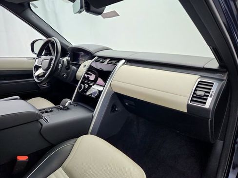 Certified 2022 Land Rover Discovery HSE R-Dynamic image 13