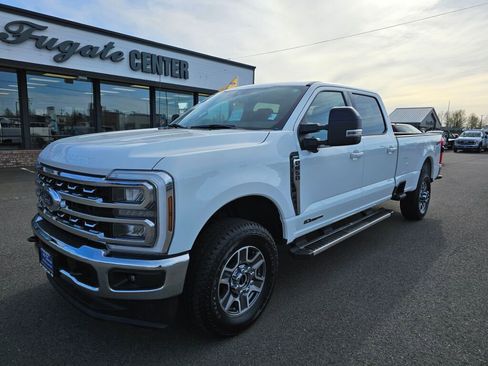 Used 2024 Ford F350 Lariat image 2