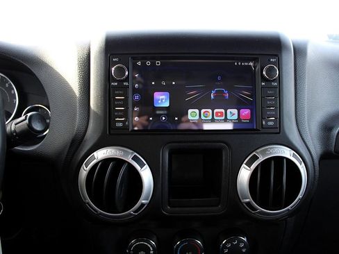 Used 2012 Jeep Wrangler Rubicon image 19