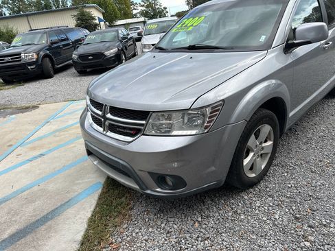 Used 2018 Dodge Journey SXT image 3