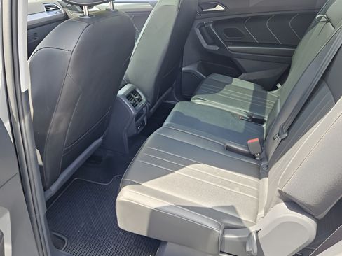 Used 2023 Volkswagen Tiguan SE w/ Panoramic Sunroof Package FWD image 14