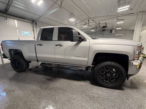 Used 2018 Chevrolet Silverado 2500 W/T w/ WT Convenience Package AWD/4WD image 5