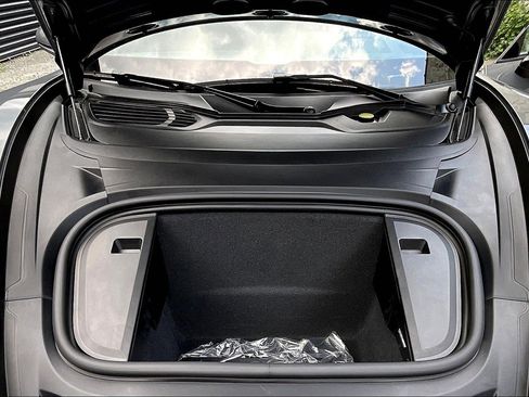 New 2025 Porsche Taycan image 11