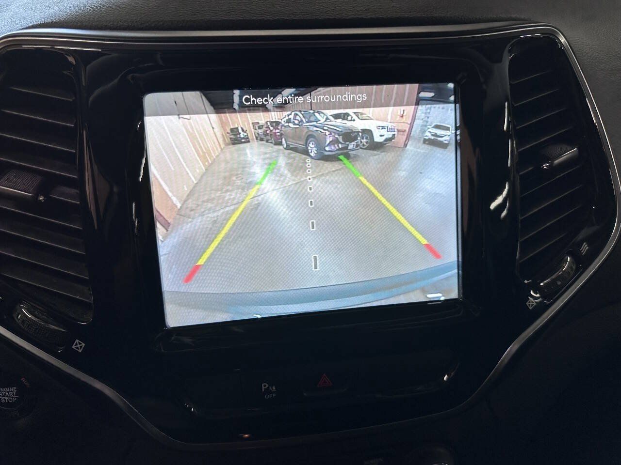 Used 2020 Jeep Cherokee Limited AWD/4WD image 10