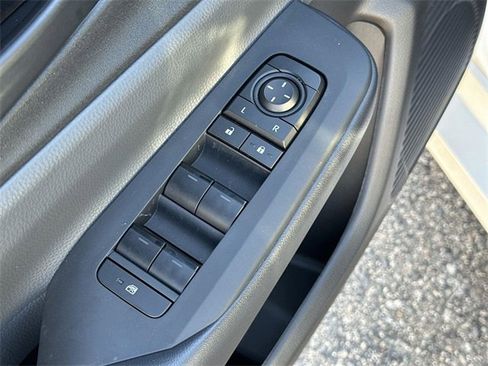 Used 2025 Toyota Prius LE image 21