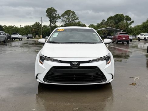 Used 2024 Toyota Corolla LE FWD image 9