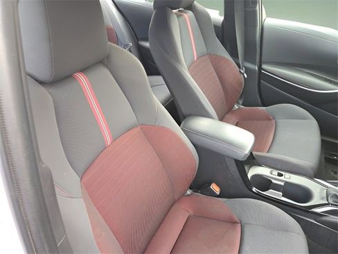 Used 2024 Toyota Corolla SE image 30