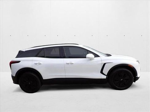 New 2025 Chevrolet Blazer EV LT w/ Super Cruise Package AWD/4WD image 5