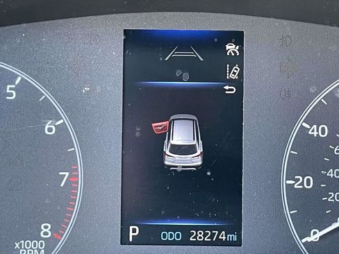 Used 2023 Toyota Corolla Cross LE FWD image 32