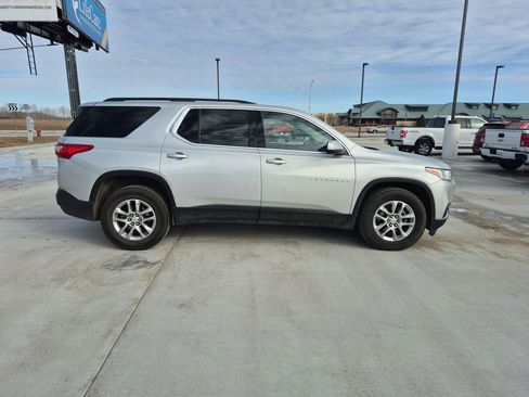 Used 2021 Chevrolet Traverse LT image 6