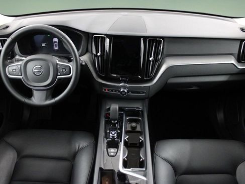 Certified 2025 Volvo XC60 B5 Core image 27