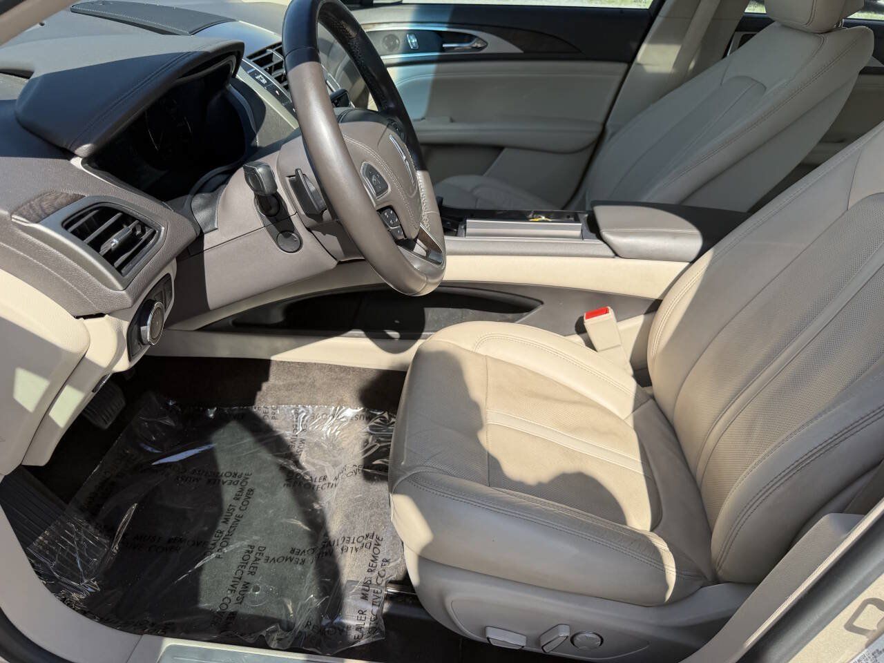Used 2017 Lincoln MKZ Reserve w/ Climate Package FWD image 14