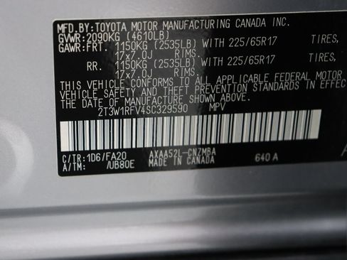 Used 2025 Toyota RAV4 XLE FWD image 41