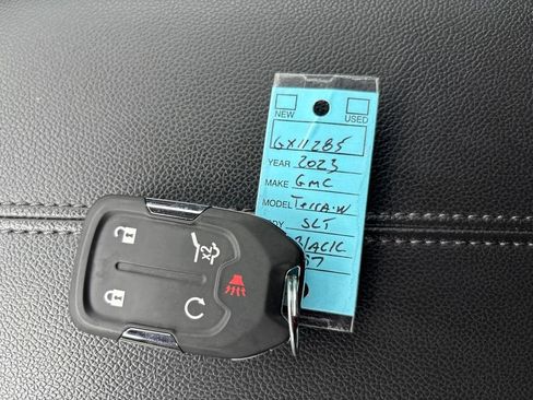 Used 2023 GMC Terrain SLT AWD/4WD image 33